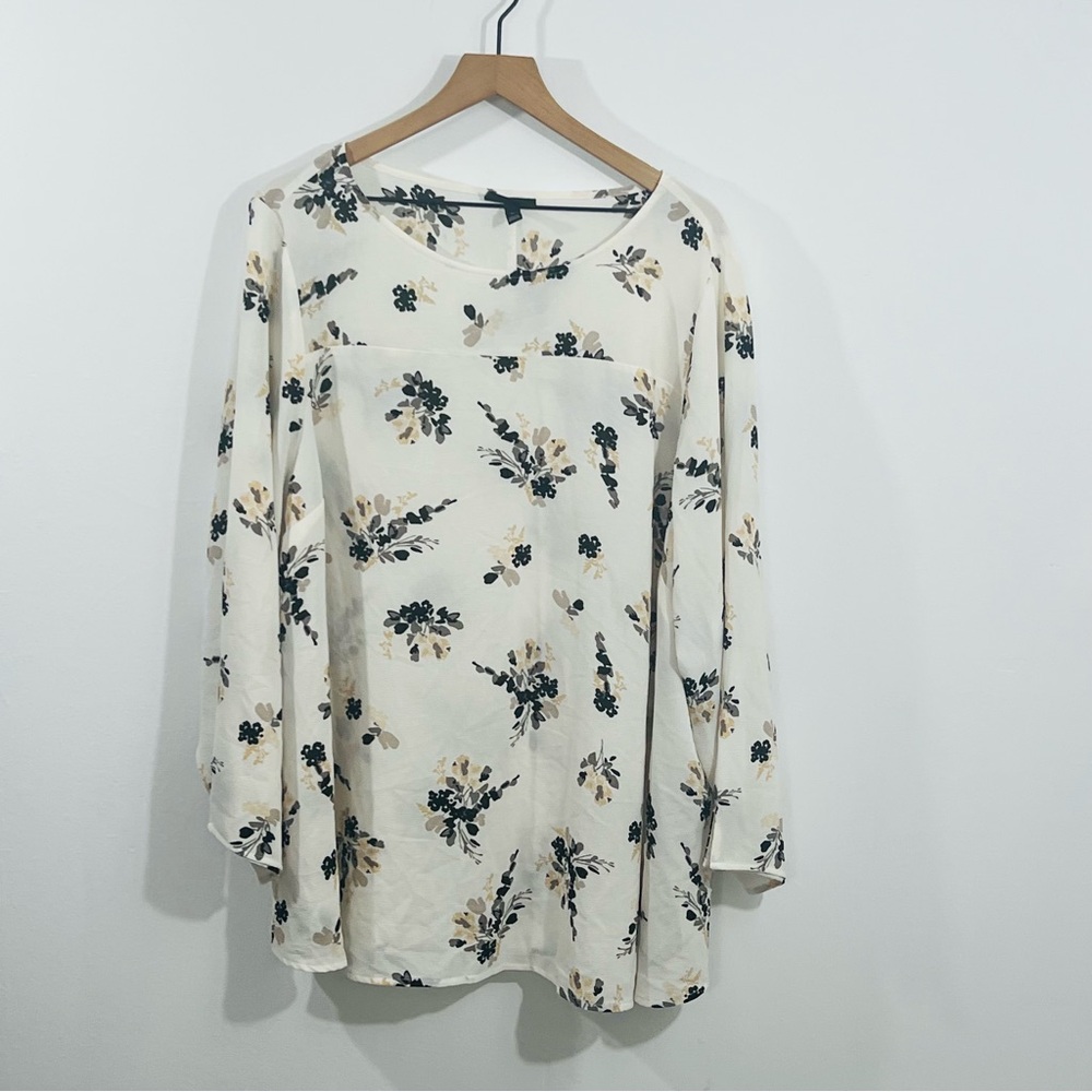 Lane Bryant Size 24 Off White Boat Neck Blouse With Floral Pattern